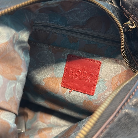 Black Hobo purse - Picture 4 of 6